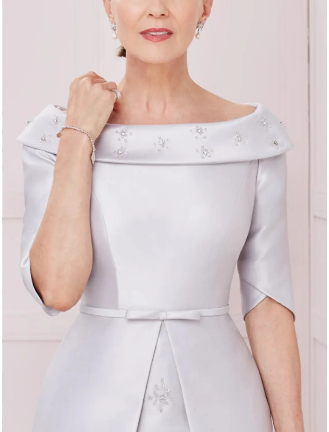 A-Line Mother of the Bride Dress Wedding Guest Elegant Petite Scoop Neck Tea Length Imitated Silk Half Sleeve with Bow(s) Sequin