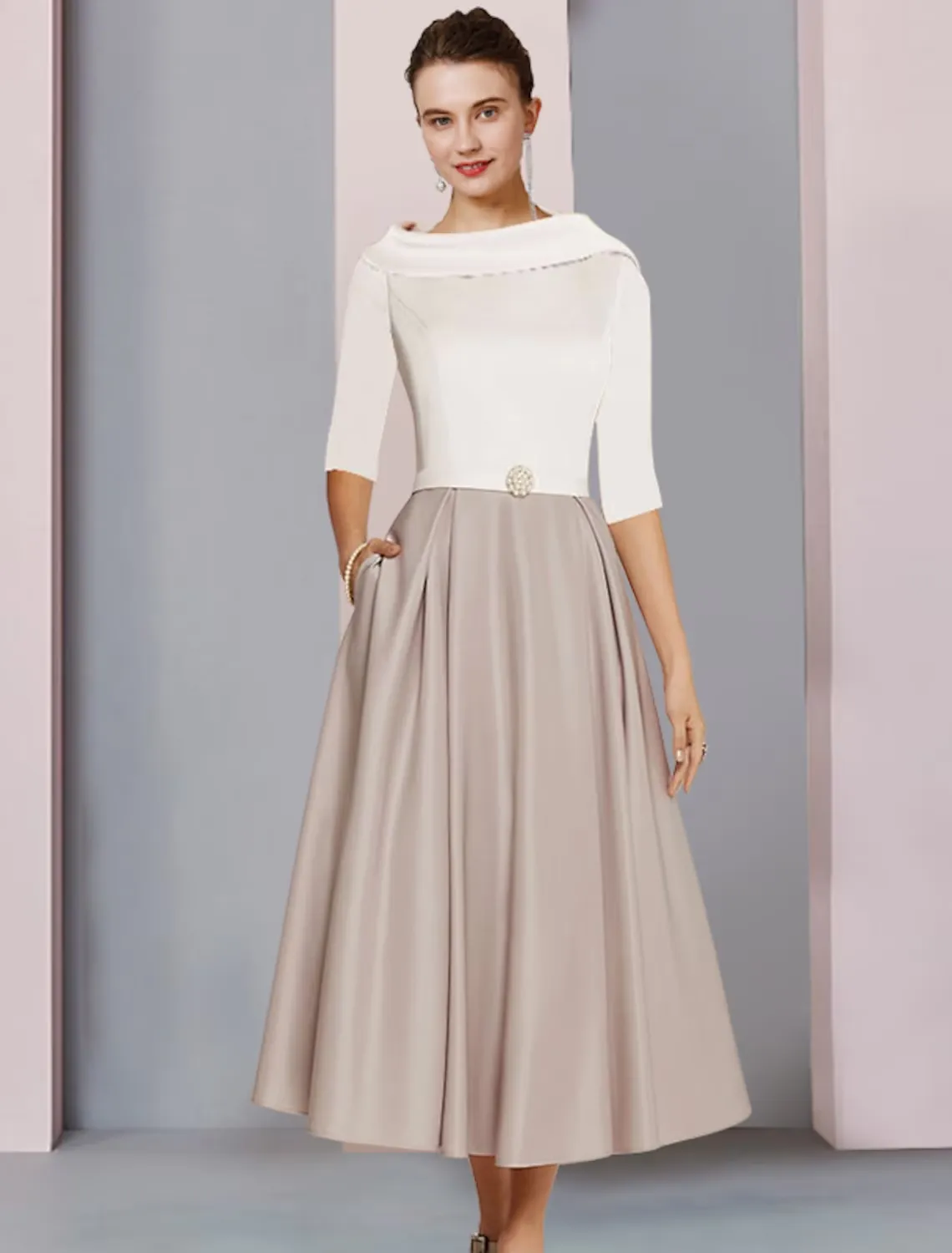 A-Line Mother of the Bride Dress Wedding Guest Elegant Scoop Neck Tea Length Satin Half Sleeve with Pleats Crystal Brooch Color Block