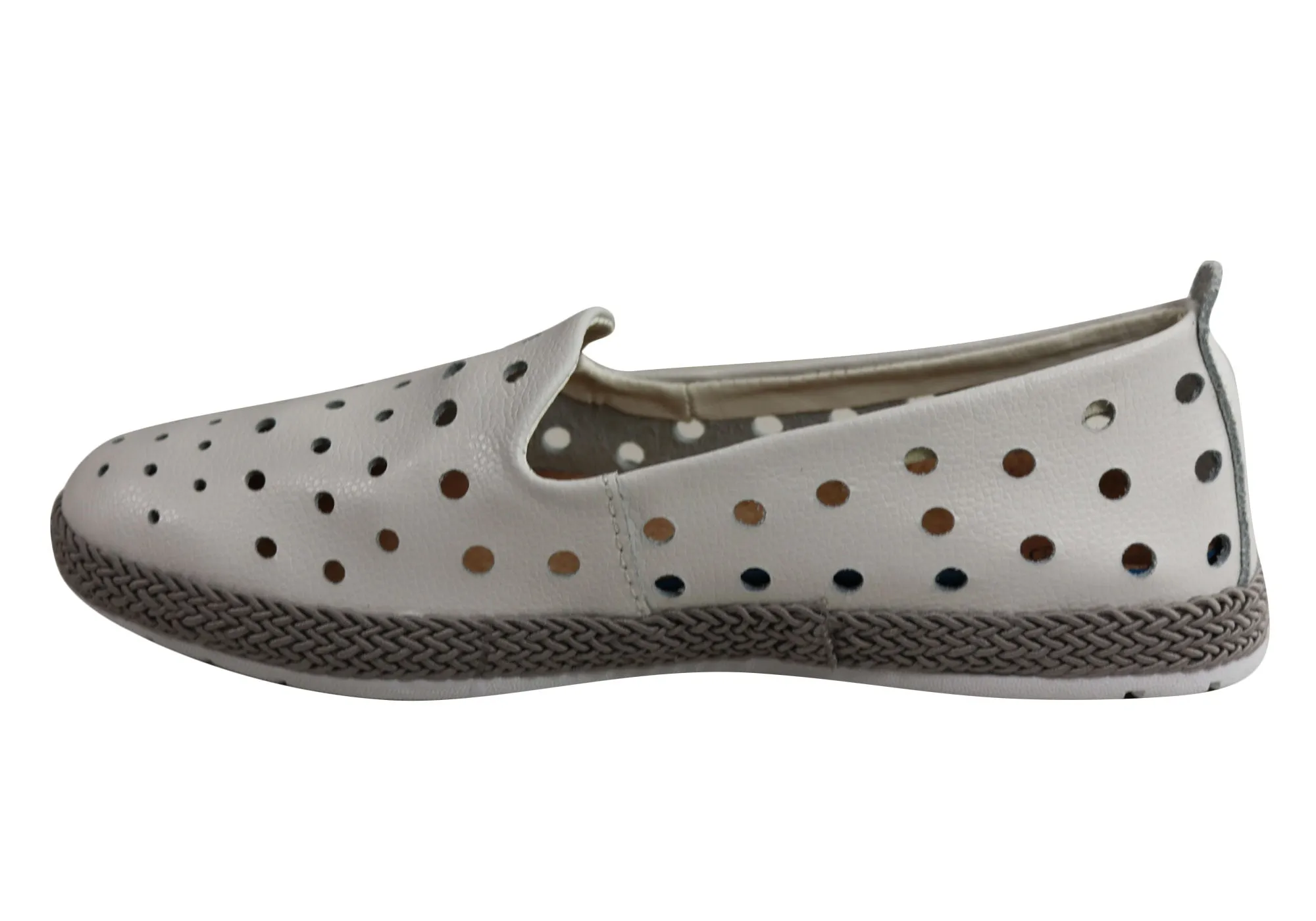 CC Resorts Reece Womens Comfortable Leather Casual Flats