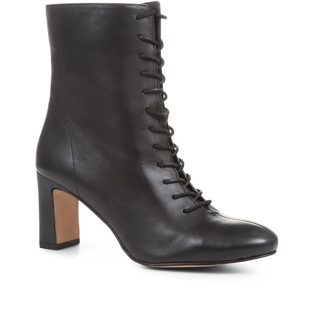 Lenore Heeled Leather Ankle Boots - LENORE / 322 353