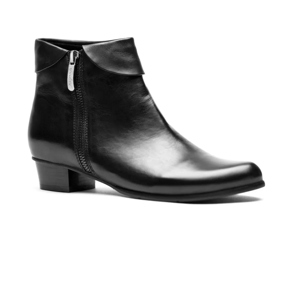 Regarde Le Ciel Stefany-03 Women's Lace / Zip Up Ankle Boot Black Leather